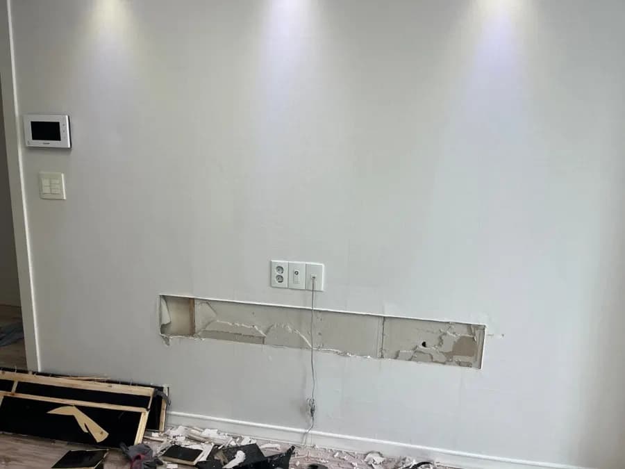 걷어낸 자리와 청소기